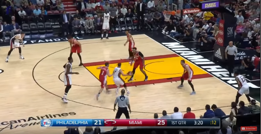 L’intensité défensive de Jahlil Okafor, c’est encore plus fort que du James Harden