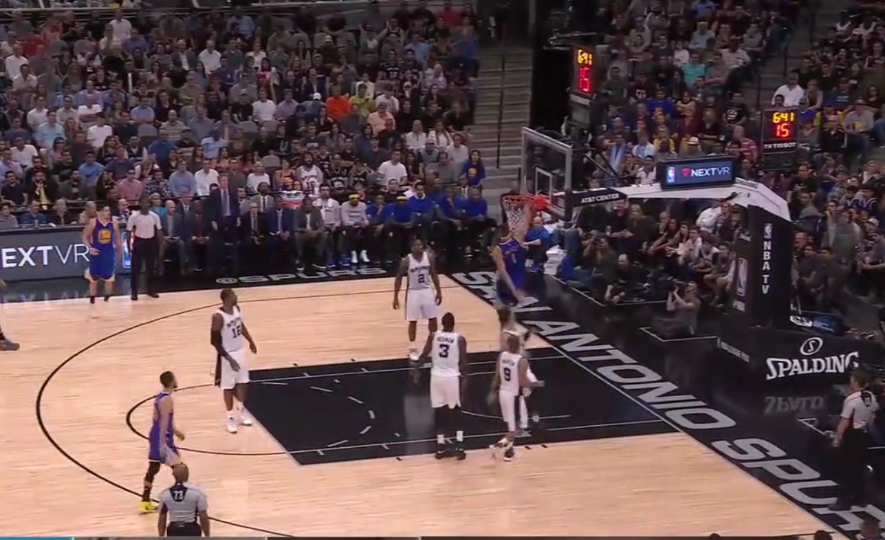 JaVale McGee fait vraiment tout pour être dans le Shaqtin…