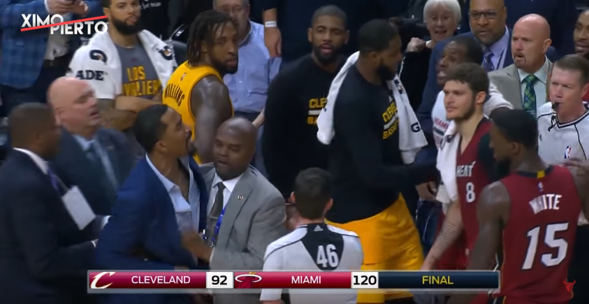 J.R. Smith et Dion Waiters s’embrouillent à la fin du match