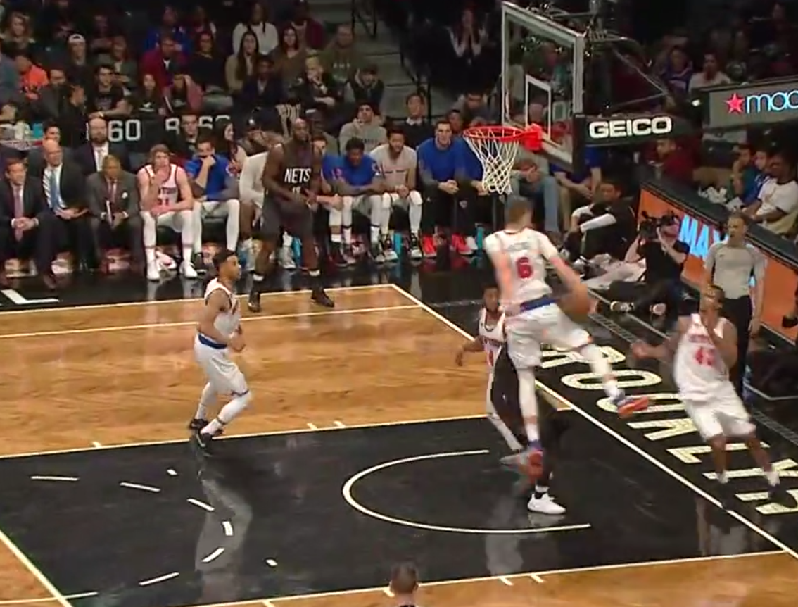 Kristaps Porzingis a-t-il réussi le contre de l’année ?