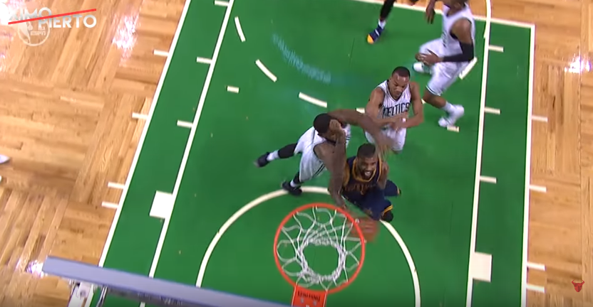 Kyrie Irving sort un magnifique Euro Step
