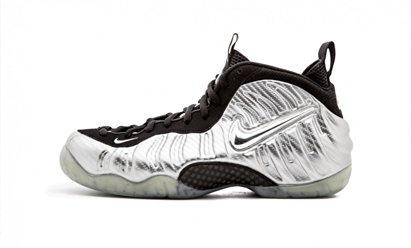 Nike sort la Foamposite Pro Silver Surfer