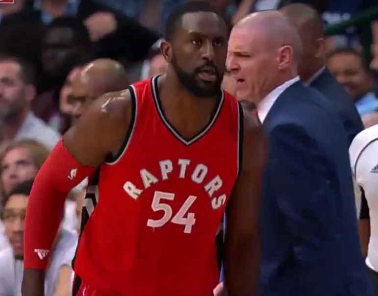 Patrick Patterson chambre le banc des Mavs, Rick Carlisle lui répond !