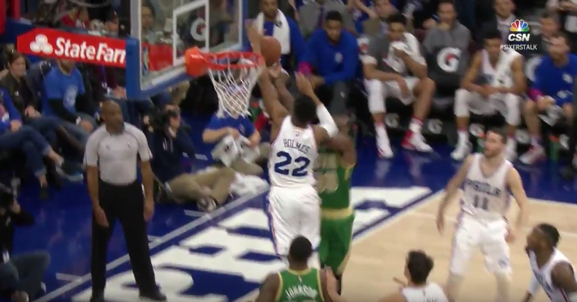 Une action qui peut vous faire aimer les Philadelphie Sixers