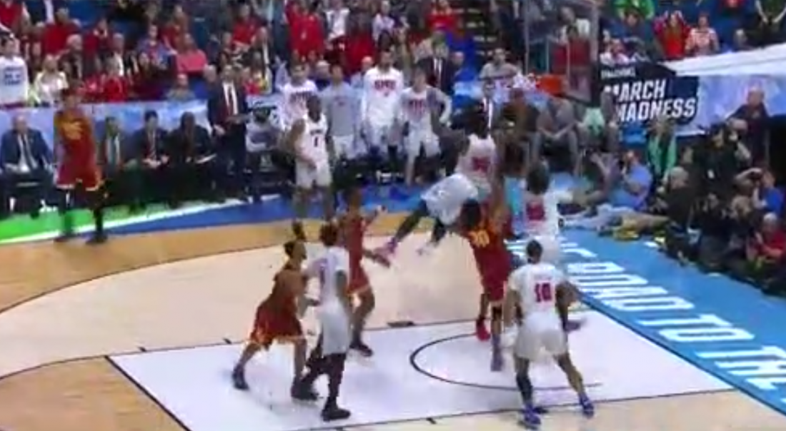 La splendide claquette de Semi Ojeleye de SMU