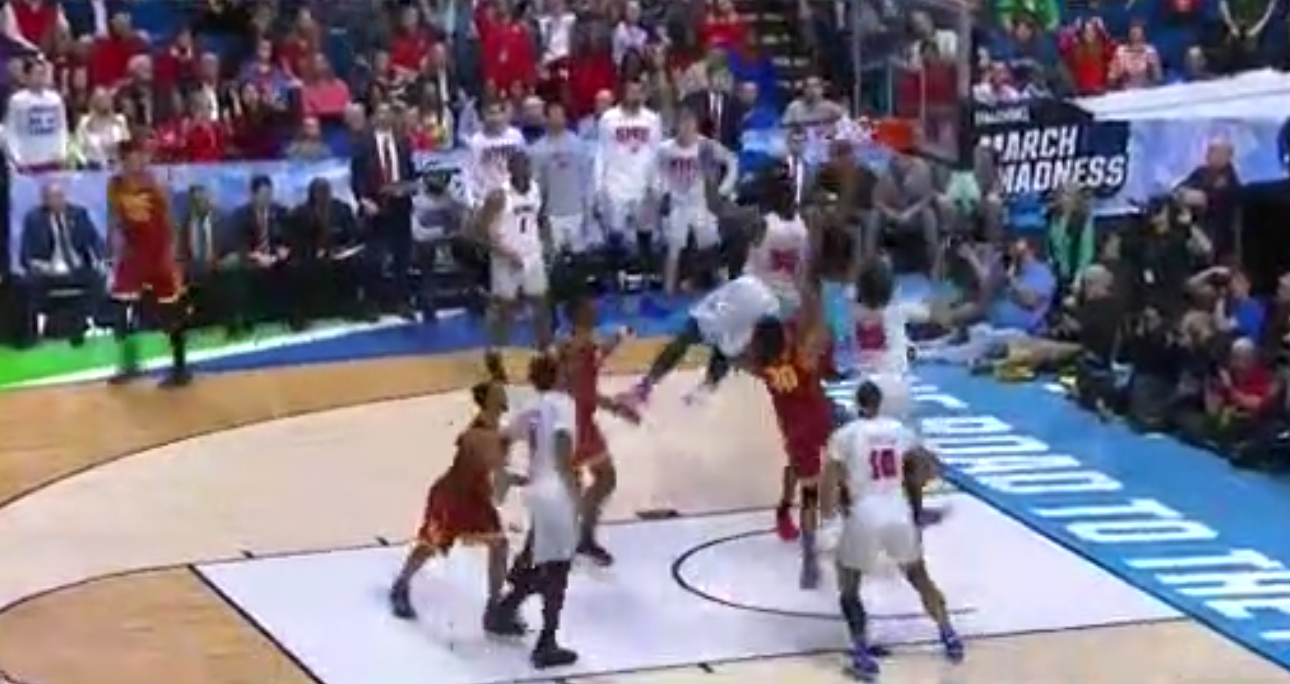 La splendide claquette de Semi Ojeleye de SMU