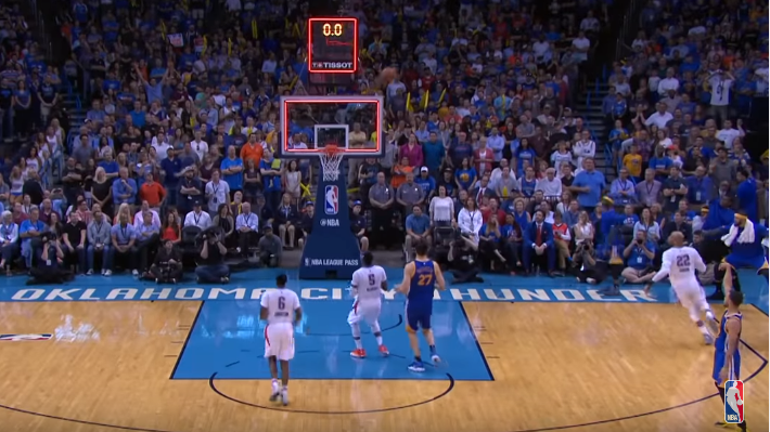 Top 5 : Juste après l’embrouille, Stephen Curry plante le Thunder au buzzer