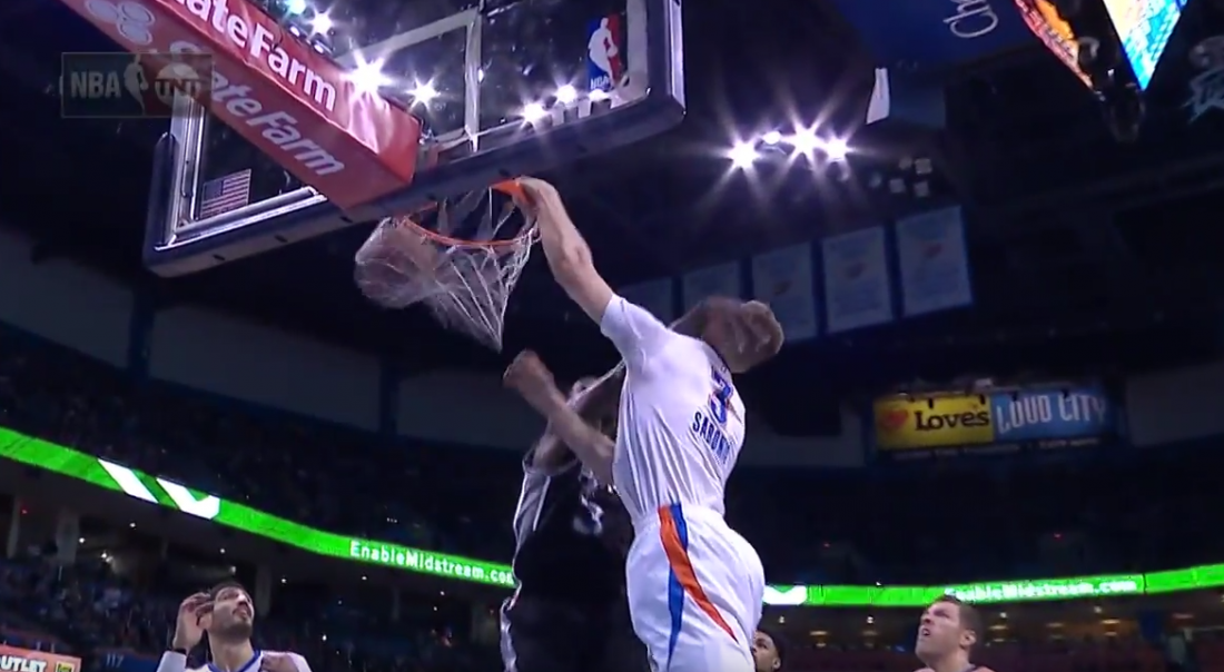 Top 10 : Sabonis postérise Dedmon !