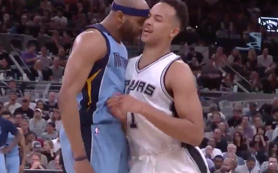 Même à 40 ans, il ne vaut mieux pas énerver Vince Carter