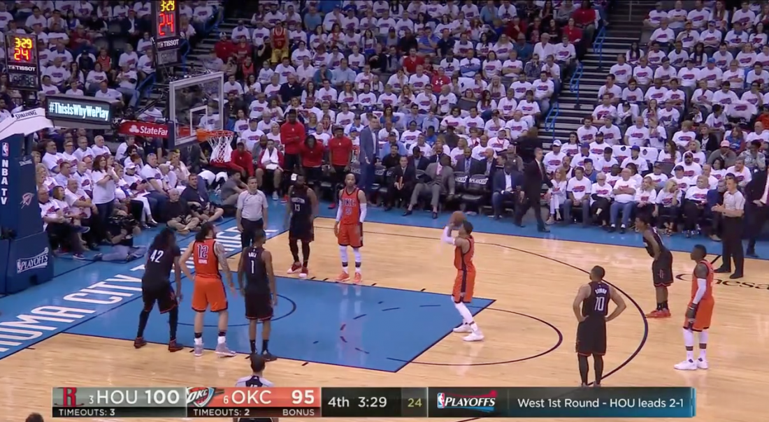 La réaction magique du banc des Rockets lors des lancers d’André Roberson