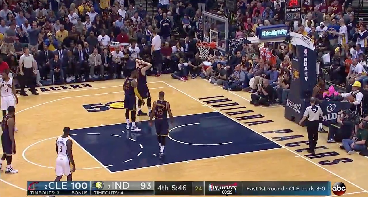 Kyrie Irving se prend la tête avec un fan