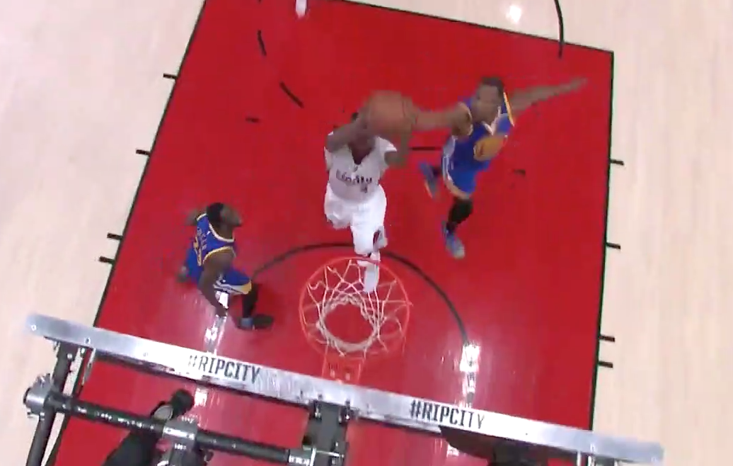 Block : Kevin Durant fait une LeBron sur Mo Harkless