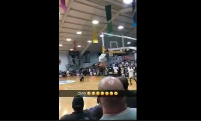 Zion Williamson cale un méchant dunk à l’échauffement