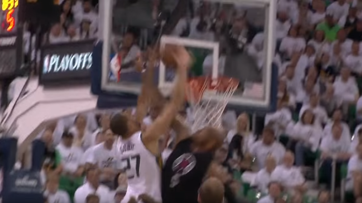 Rudy Gobert met Speights sur un poster pour son retour