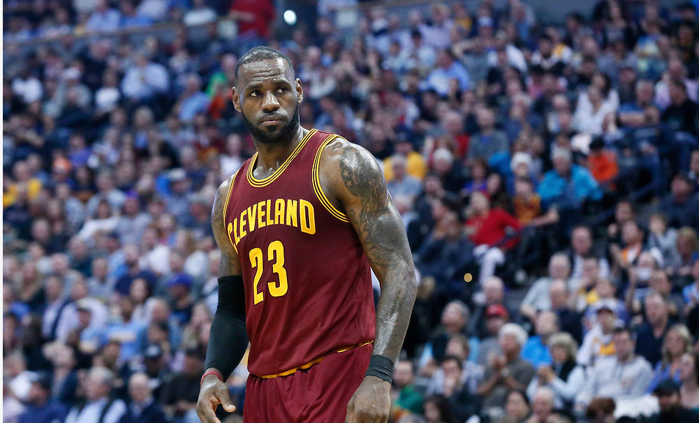 LeBron James et les Cavs sweepent les Pacers !