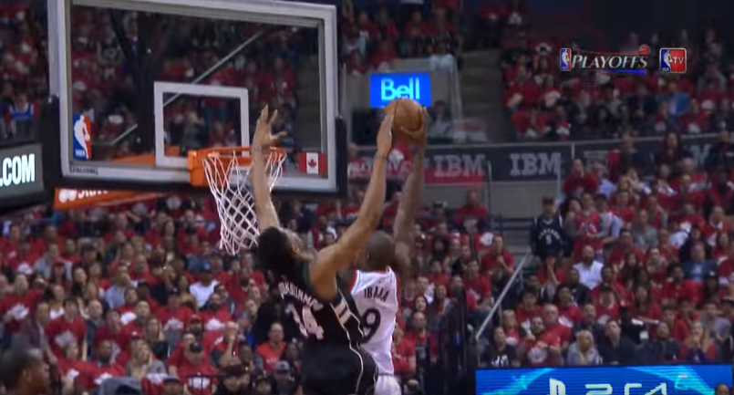 Top 5 : Les Raptors BRUTALISENT les Bucks avec des posters dingues