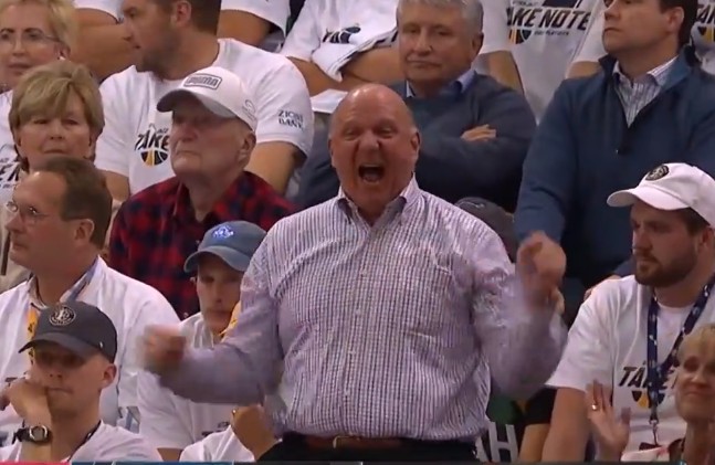 Culte : Steve Ballmer en transe après un panier d’Austin Rivers