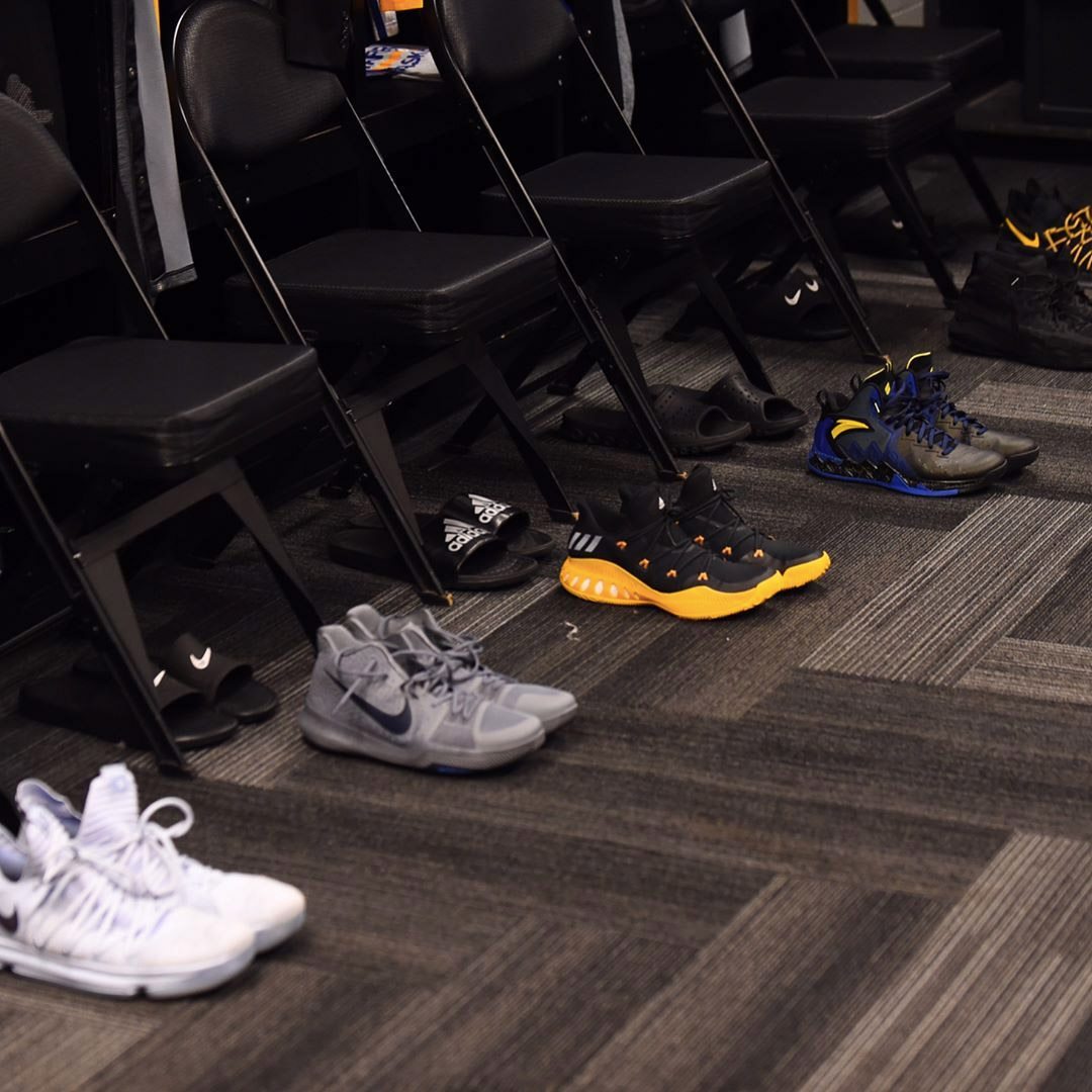 Quelles sneakers portaient les Warriors pour le Game 4 ?