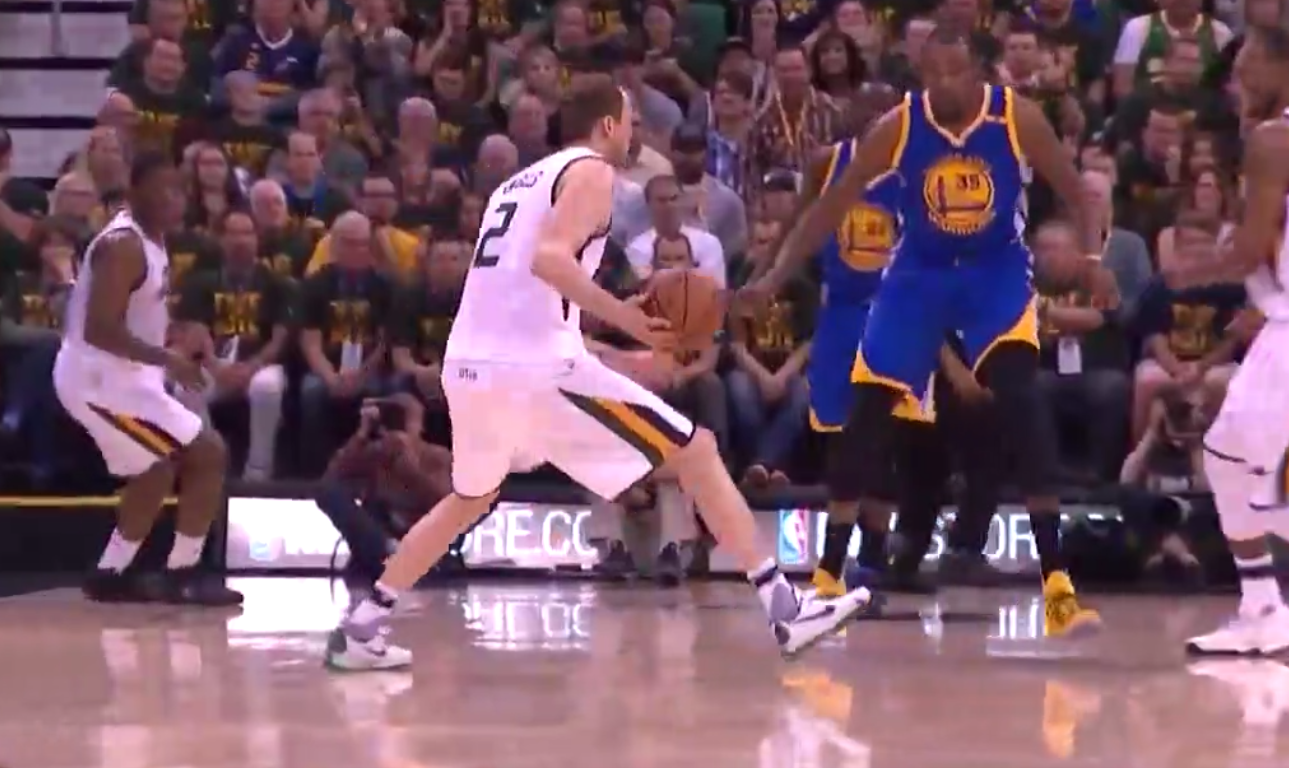 Cette passe de Joe Ingles pour Dante Exum est splendide