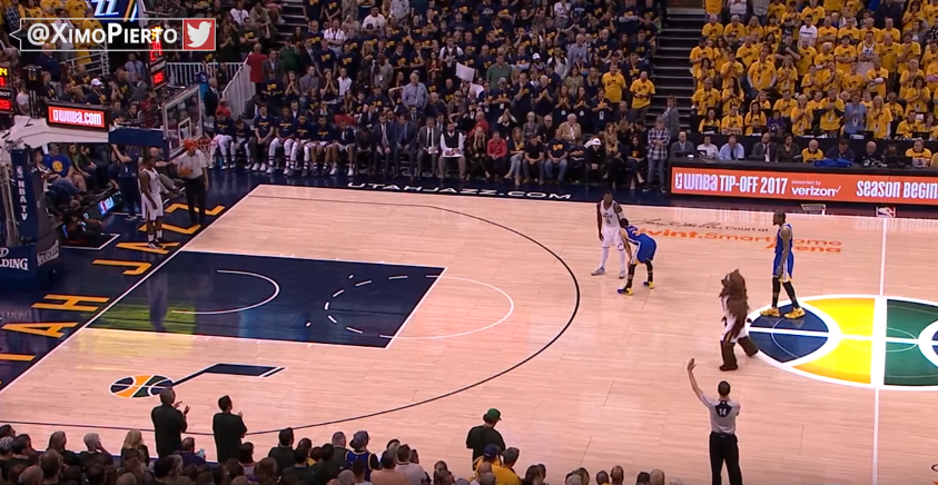 Kevin Durant dit à la mascotte du Jazz de dégager du terrain