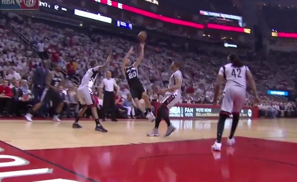 A 67 ans, Manu Ginobili rentre encore des shoots impossibles