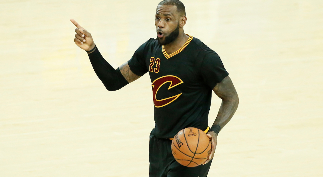 LeBron défend Bell : Un match, ça se joue jusqu’à la fin