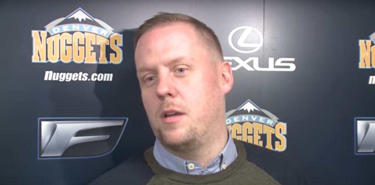 Les Nuggets prolongent logiquement Tim Connelly