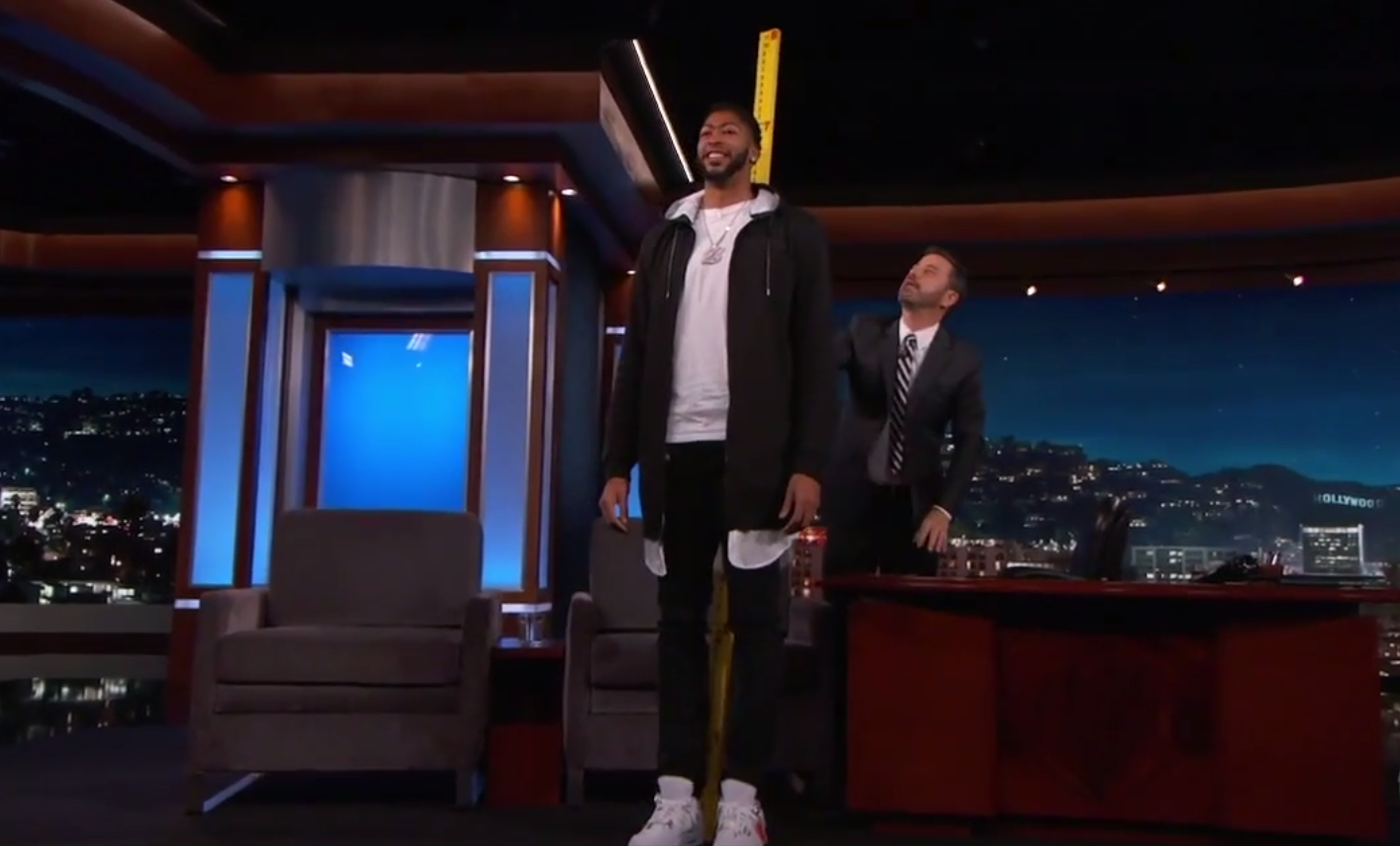Anthony Davis triche un peu sur sa taille