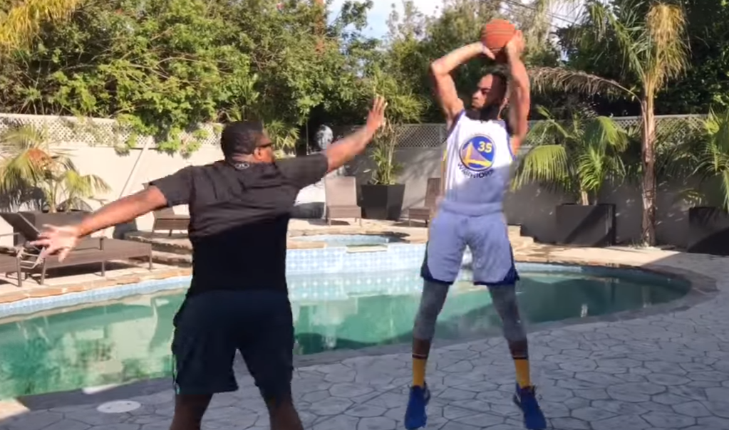 B-Dot, l’imitateur des stars NBA, va jouer en pro !