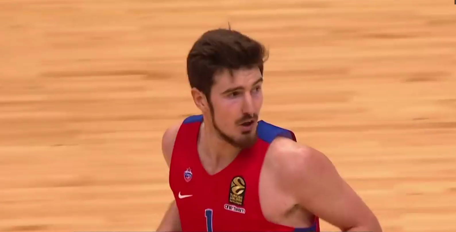 Nando De Colo claque son record en carrière