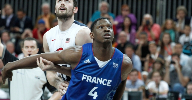 Kevin Séraphin bloqué par un problème d’assurance ?