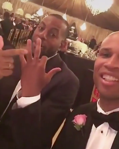 Stephen Curry et Andre Iguodala chambrent Richard Jefferson au mariage de Kent Bazemore