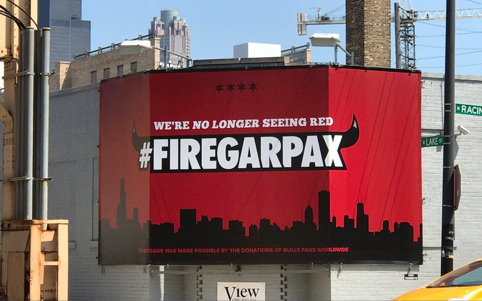 Les fans des Bulls demandent la démission de Forman et Paxson de façon spectaculaire