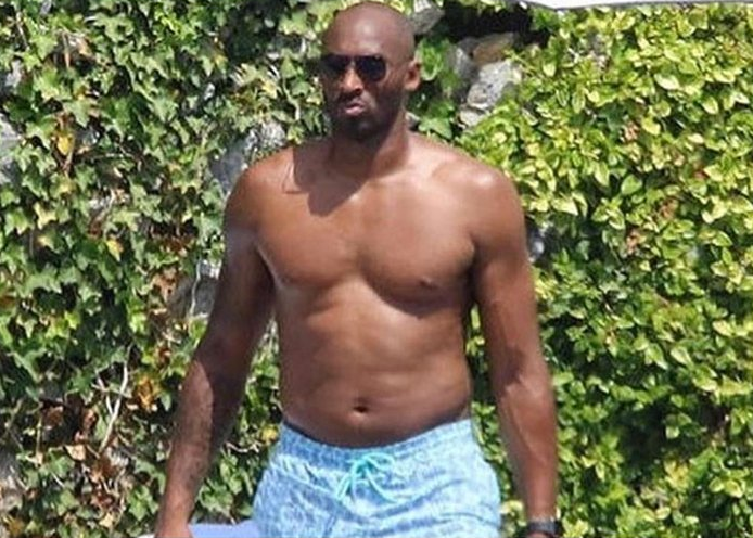Kobe Bryant promet qu’il va perdre sa bedaine