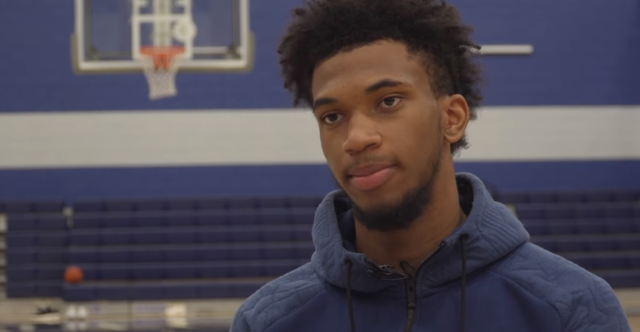 Les Kings assument l’utilisation du « mega tall ball »