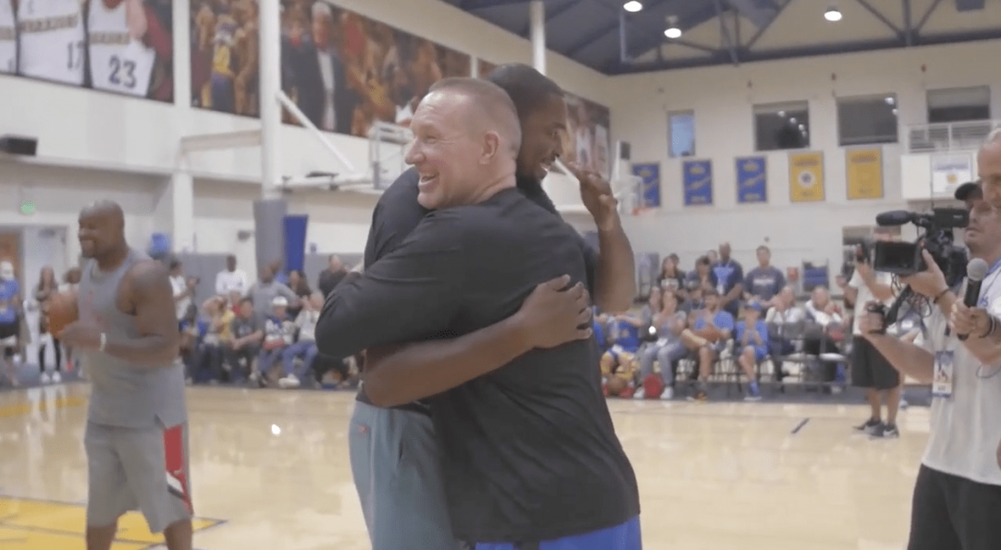Kevin Durant défie Chris Mullin dans un concours de tirs
