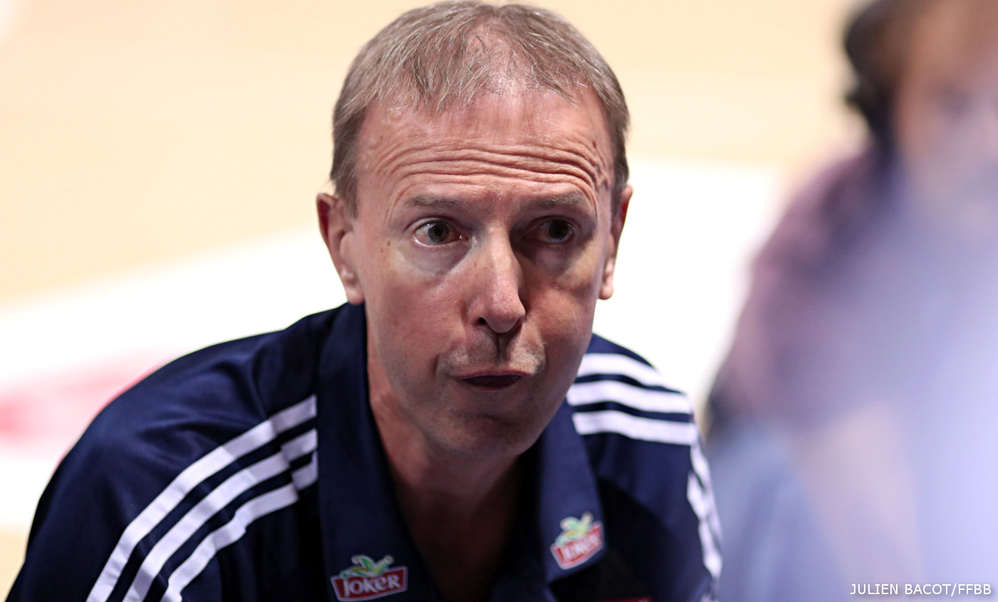 Le coach de la Lituanie mitraille les arbitres, Vincent Collet lui répond