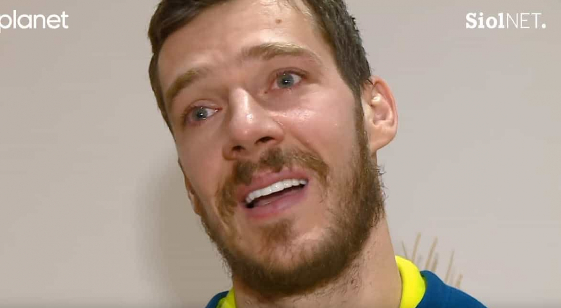 Emouvant : Goran Dragic en larmes après avoir reçu le maillot de Petrovic