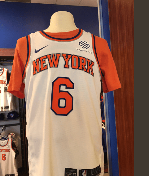 Le sponsor des Knicks passe plutôt bien sur le maillot