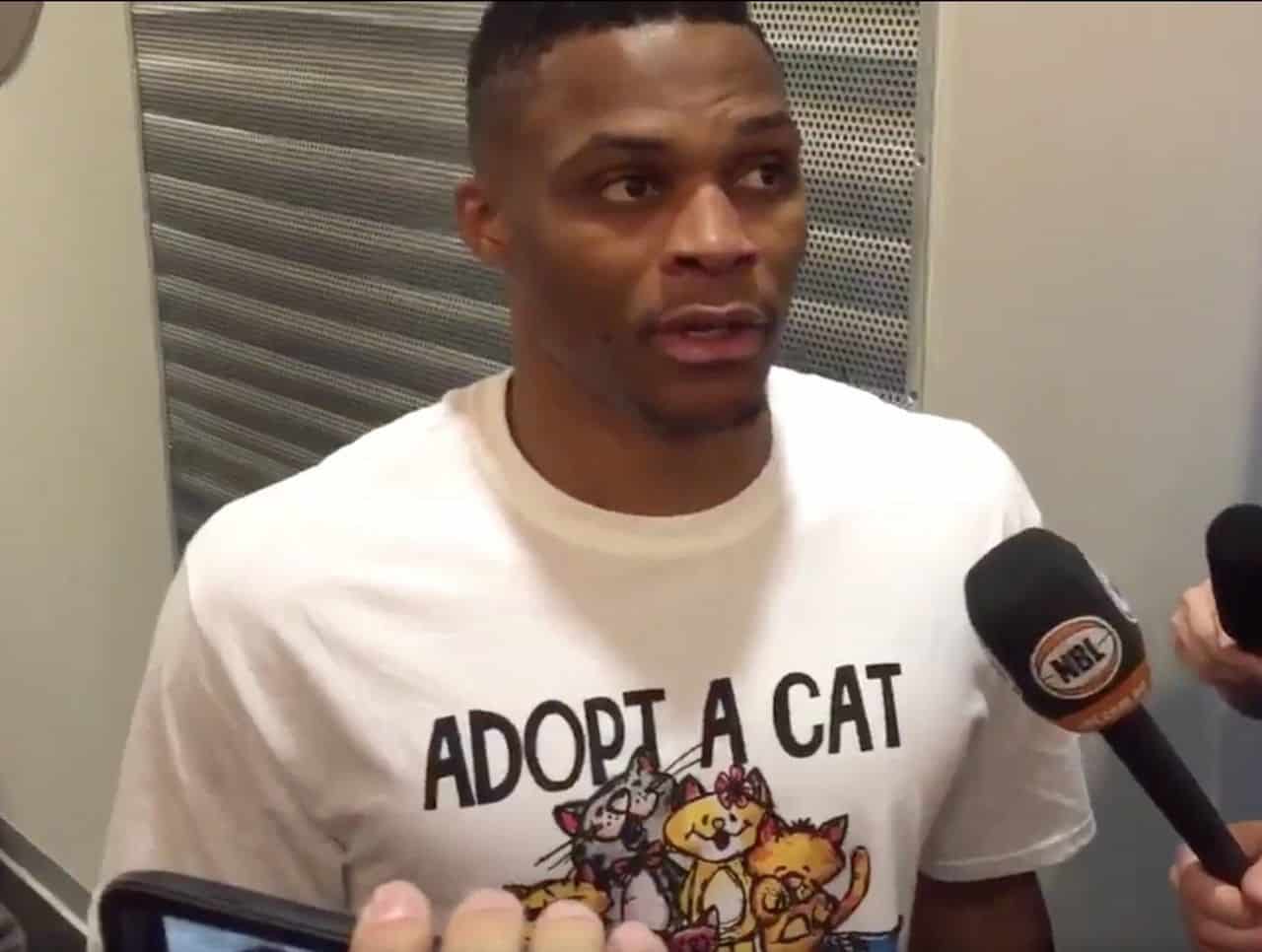 Russell Westbrook fracasse les arbitres NBA