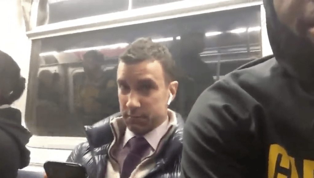 Le mec filmé dans le métro n’a pas aimé l’attitude de LeBron, mais compte bien l’exploiter