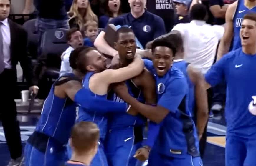 Le game winner de Barnes au buzzer est INCROYABLE !