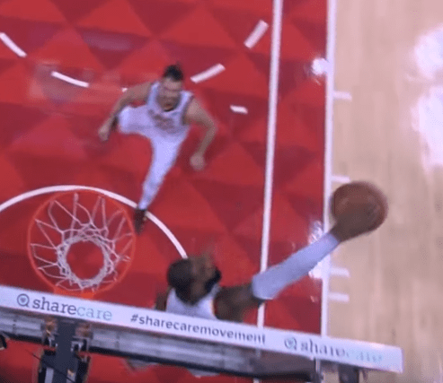 Le block indécent de LeBron James sur Taurean Prince