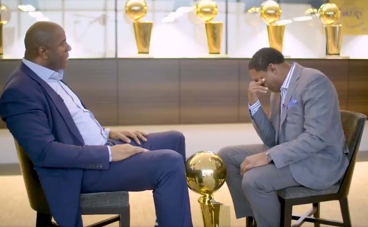 Magic et Isiah fondent en larmes et se réconcilient