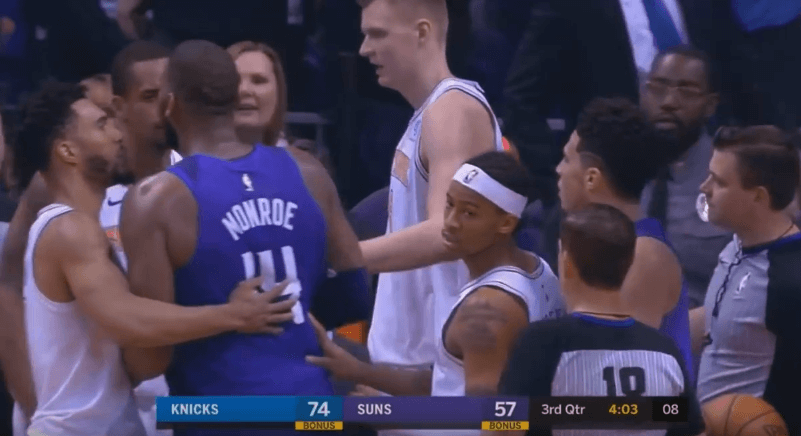 Kanter et Booker s’embrouillent, le Turc le clashe sur Twitter