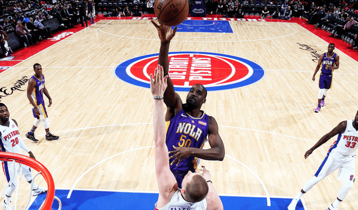 Emeka Okafor reste avec les Pelicans jusqu’à la fin de la saison
