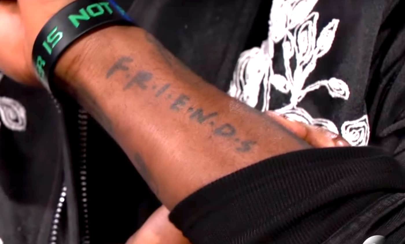 Kyrie Irving a le logo d’une série télé… tatoué sur le corps