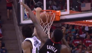 Donovan Mitchell claque un dunk fou contre les Rockets