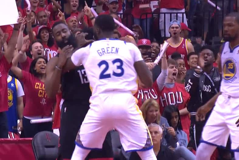 Draymond Green agresse James Harden gratuitement