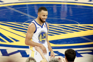 Curry en feu, les Warriors gèrent LA dans le game 1